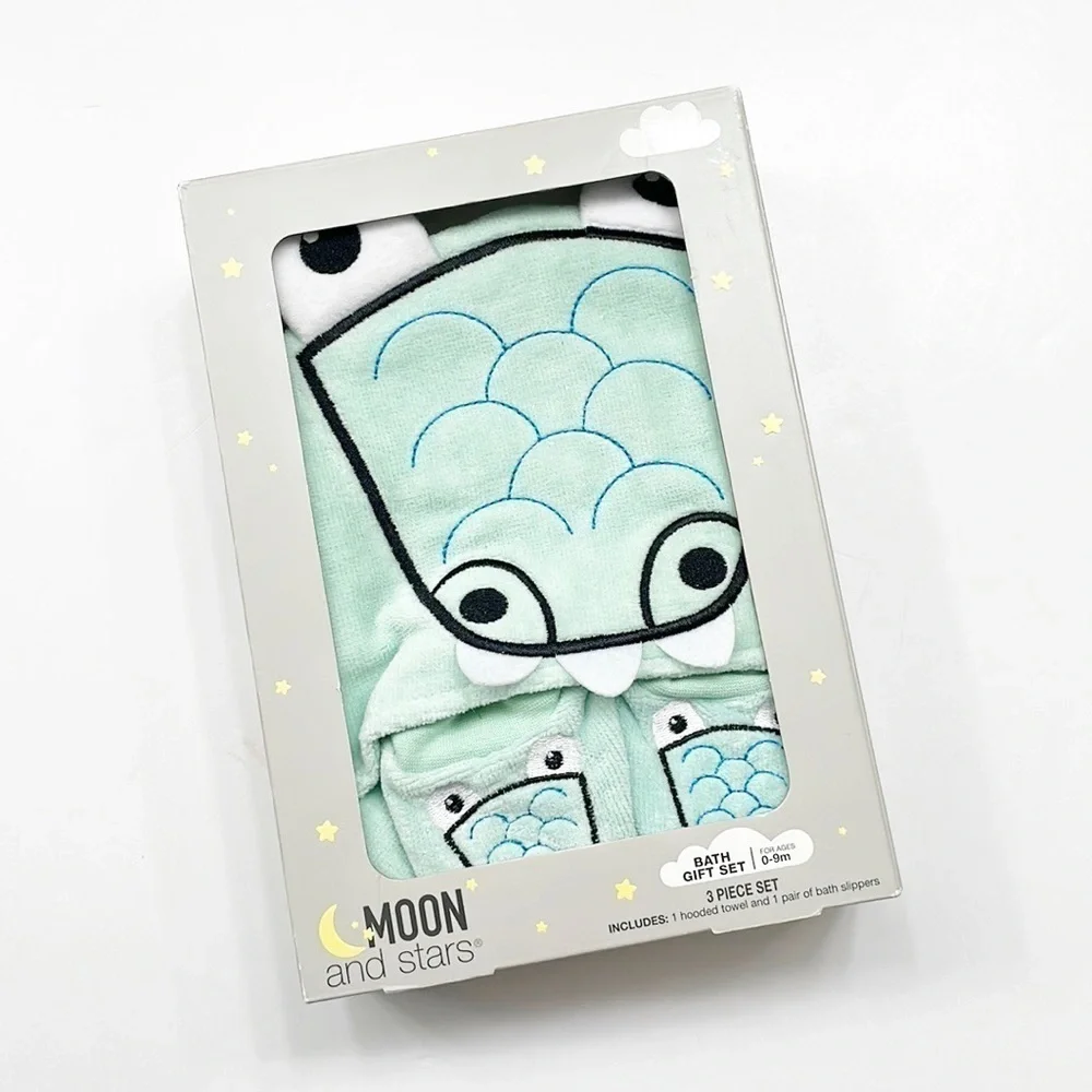 NEW Moon And Stars 3 Piece Set Alligator Hooded Towel + Pair Of Bath Slippers